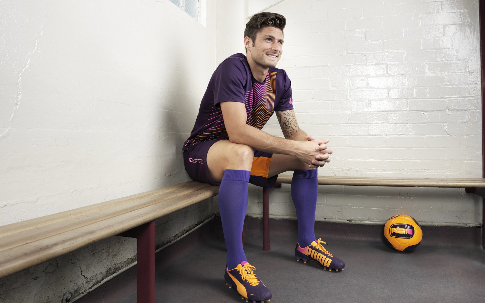 爱游戏多端接入-赛事现场：最精彩的观众互动，赛场观众席